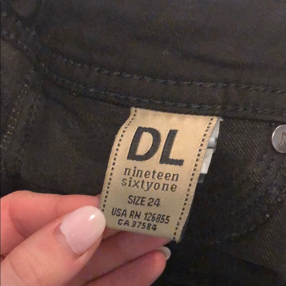 Black DL1961 Emma Legging Jeans. Barely worn! - Picture 4 of 5